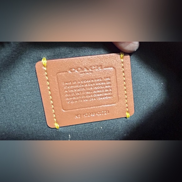 COACH SWINGER SIGNATURE JACQUARD/MAPLE-OAK - Picture 10 of 10